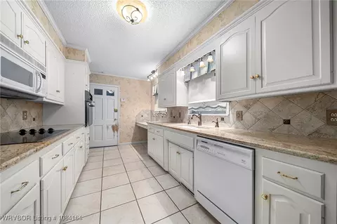 Kitchen - 5333 S Y Cir, Fort Smith, AR 72903 photo 3 of 3