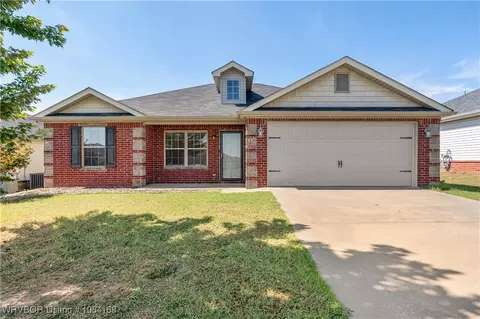 221 Colony Ct, Barling, AR 72923