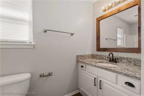 Bath - 221 Colony Ct, Barling, AR 72923 photo 3 of 4