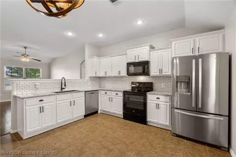 Kitchen - 221 Colony Ct, Barling, AR 72923 photo 1 of 2