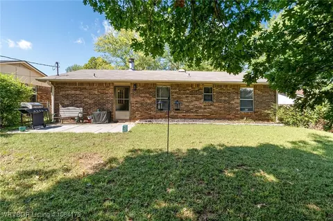 Exterior - 1510 14th Cir, Barling, AR 72923 photo 5 of 7