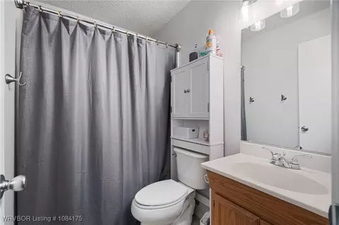 Bath - 1510 14th Cir, Barling, AR 72923 photo 1 of 2