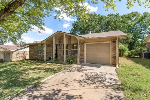 Exterior - 1510 14th Cir, Barling, AR 72923 photo 2 of 7