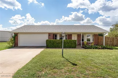 107 Hannah Ln, Pocola, OK 74902