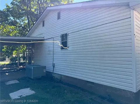 2107 N L St, Fort Smith, AR 72901 photo 4