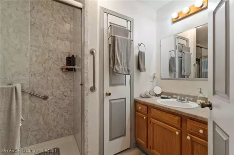 Bath - 9801 Diamondback Ln, Hackett, AR 72937 photo 2 of 4