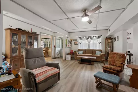 Living - 9801 Diamondback Ln, Hackett, AR 72937 photo 2 of 3