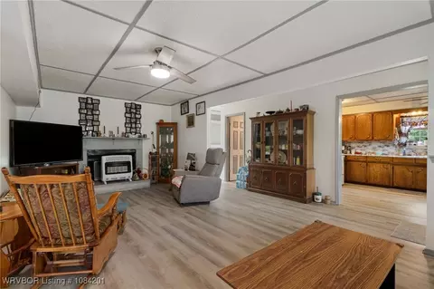 Living - 9801 Diamondback Ln, Hackett, AR 72937 photo 3 of 3