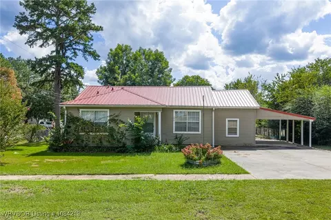 890 E 5th St, Booneville, AR 72927