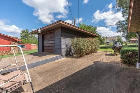 1107 N 4th St, Paris, AR 72855 photo 33