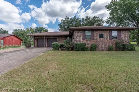 1107 N 4th St, Paris, AR 72855 photo 4