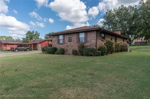 1107 N 4th St, Paris, AR 72855 photo 5