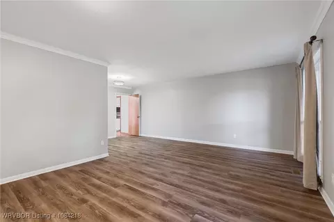 Living - 4910 S W St, Fort Smith, AR 72903 photo 2 of 6