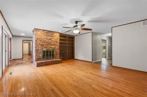 Living - 4910 S W St, Fort Smith, AR 72903 photo 5 of 6