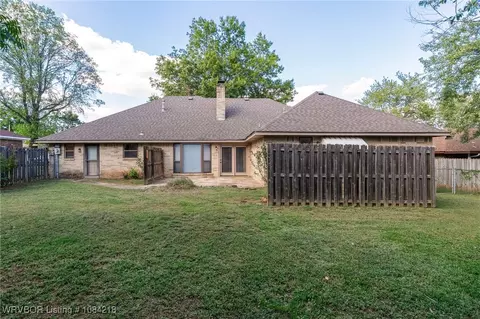 Exterior - 4910 S W St, Fort Smith, AR 72903 photo 6 of 8
