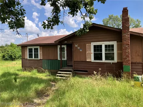 9729 Restful Dr, Mulberry, AR 72947