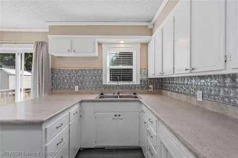 Kitchen - 5215 24th St, Fort Smith, AR 72901 photo 3 of 3
