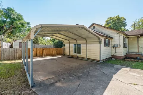 Exterior - 5215 24th St, Fort Smith, AR 72901 photo 4 of 8