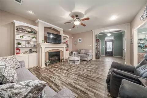 Living - 134 Lavender Ln, Alma, AR 72921 photo 1 of 1