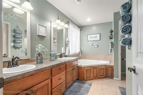 Bath - 134 Lavender Ln, Alma, AR 72921 photo 2 of 2