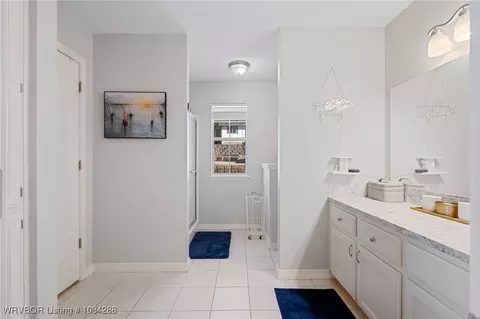 Bath - 7009 Lookout Dr, Fort Smith, AR 72916 photo 1 of 3