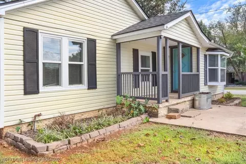 802 F St, Barling, AR 72923