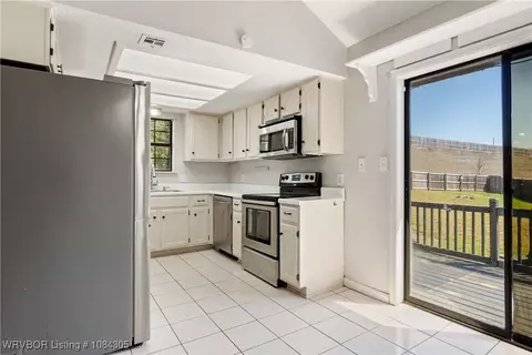 Kitchen - 2604 S 65th St, Fort Smith, AR 72903 photo 2 of 3