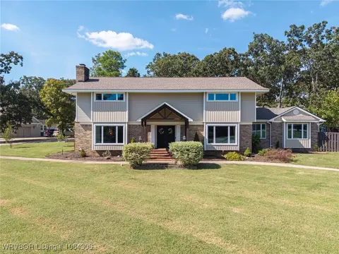 3231 Cliff Dr, Fort Smith, AR 72903