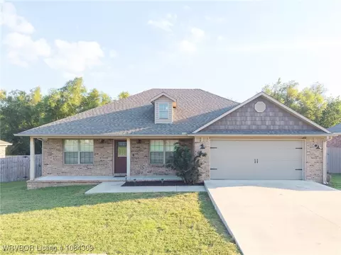 203 Arcadia Dr, Poteau, OK 74953