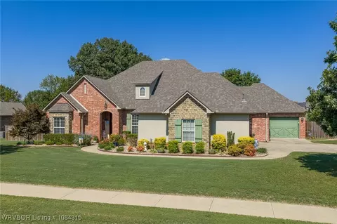 1707 Crystal Ct, Fort Smith, AR 72916