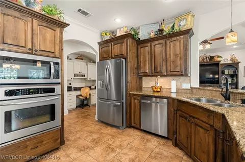 Kitchen - 1707 Crystal Ct, Fort Smith, AR 72916 photo 2 of 3