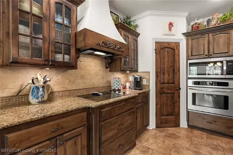 Kitchen - 1707 Crystal Ct, Fort Smith, AR 72916 photo 3 of 3