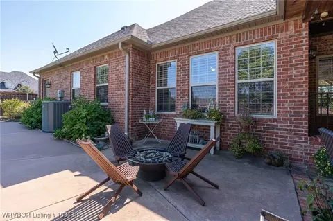Exterior - 1707 Crystal Ct, Fort Smith, AR 72916 photo 6 of 8