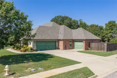 Exterior - 1707 Crystal Ct, Fort Smith, AR 72916 photo 3 of 8
