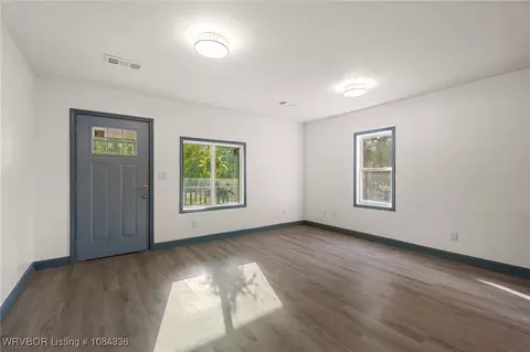 Living - 801 N 46 St, Fort Smith, AR 72903 photo 1 of 3