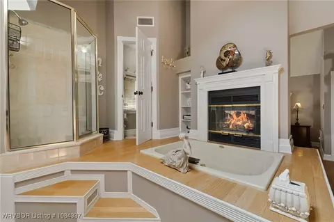 Bath - 9901 Kingsley Pl, Fort Smith, AR 72908 photo 2 of 4