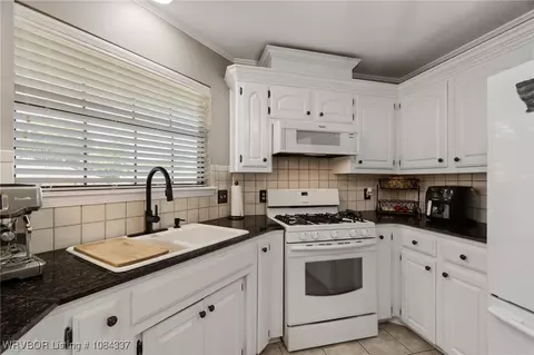 Kitchen - 9901 Kingsley Pl, Fort Smith, AR 72908 photo 2 of 2