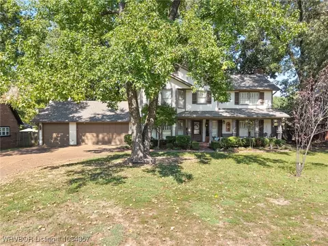 Exterior - 10101 Foxboro Rd, Fort Smith, AR 72903 photo 2 of 11