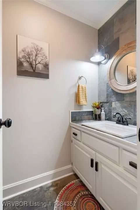 Bath - 10101 Foxboro Rd, Fort Smith, AR 72903 photo 1 of 4