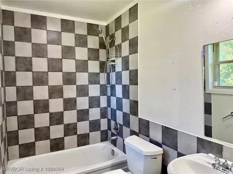 Bath - 510 Darlene Dr, Mansfield, AR 72944 photo 2 of 2