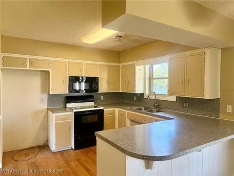 Kitchen - 510 Darlene Dr, Mansfield, AR 72944 photo 1 of 2