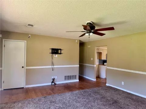Living - 510 Darlene Dr, Mansfield, AR 72944 photo 2 of 2