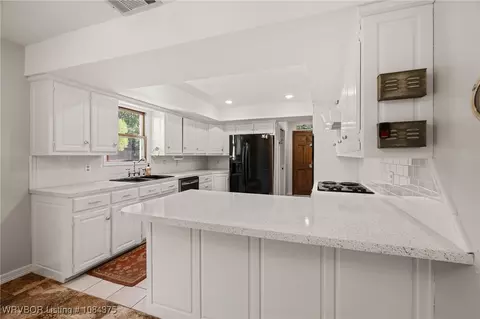Kitchen - 1721 Armistead Rd, Fort Smith, AR 72916 photo 2 of 4