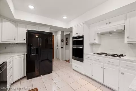 Kitchen - 1721 Armistead Rd, Fort Smith, AR 72916 photo 3 of 4
