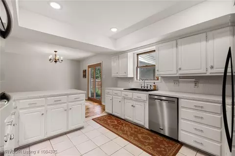 Kitchen - 1721 Armistead Rd, Fort Smith, AR 72916 photo 4 of 4