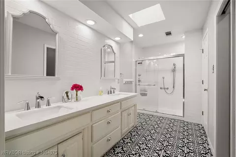 Bath - 1721 Armistead Rd, Fort Smith, AR 72916 photo 1 of 6