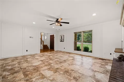 Living - 1721 Armistead Rd, Fort Smith, AR 72916 photo 2 of 2