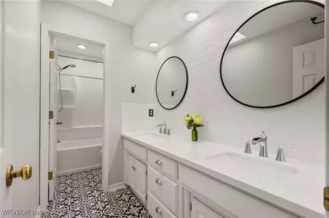 Bath - 1721 Armistead Rd, Fort Smith, AR 72916 photo 3 of 6