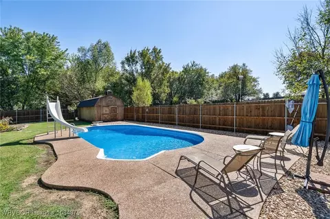 Exterior - 1721 Armistead Rd, Fort Smith, AR 72916 photo 4 of 11