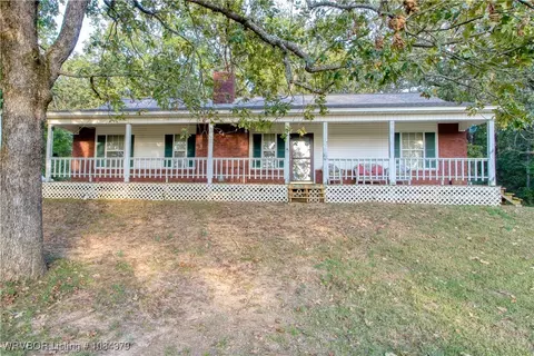 2011 Charmont Dr, Charleston, AR 72933